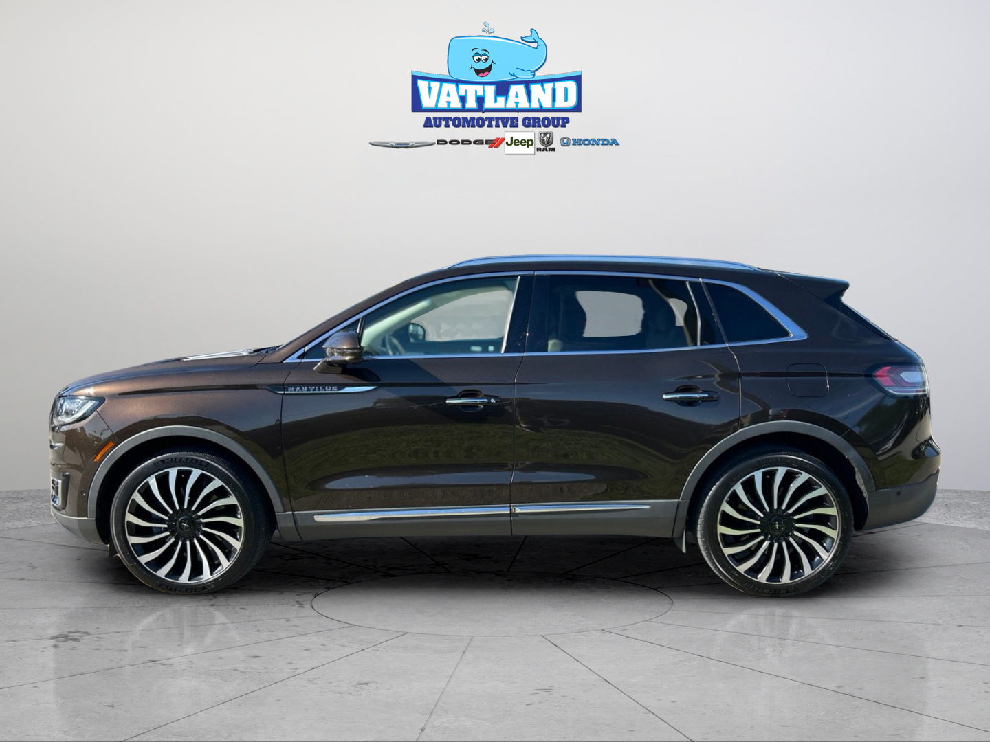 Used 2019 Lincoln Nautilus Black Label AWD/4WD image 2