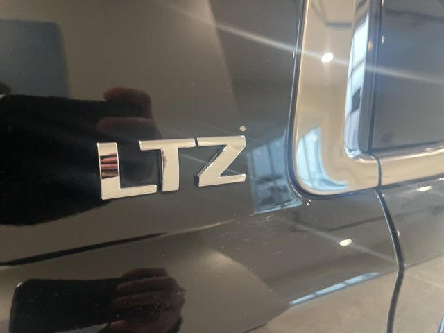 Used 2015 Chevrolet Suburban LTZ image 7