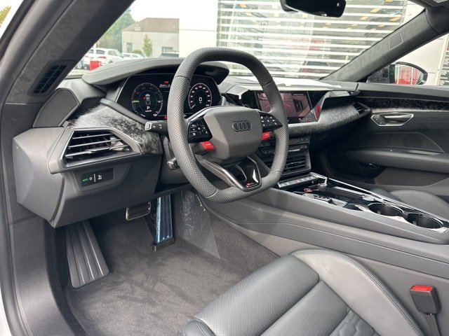New 2025 Audi RS e-tron GT performance image 20