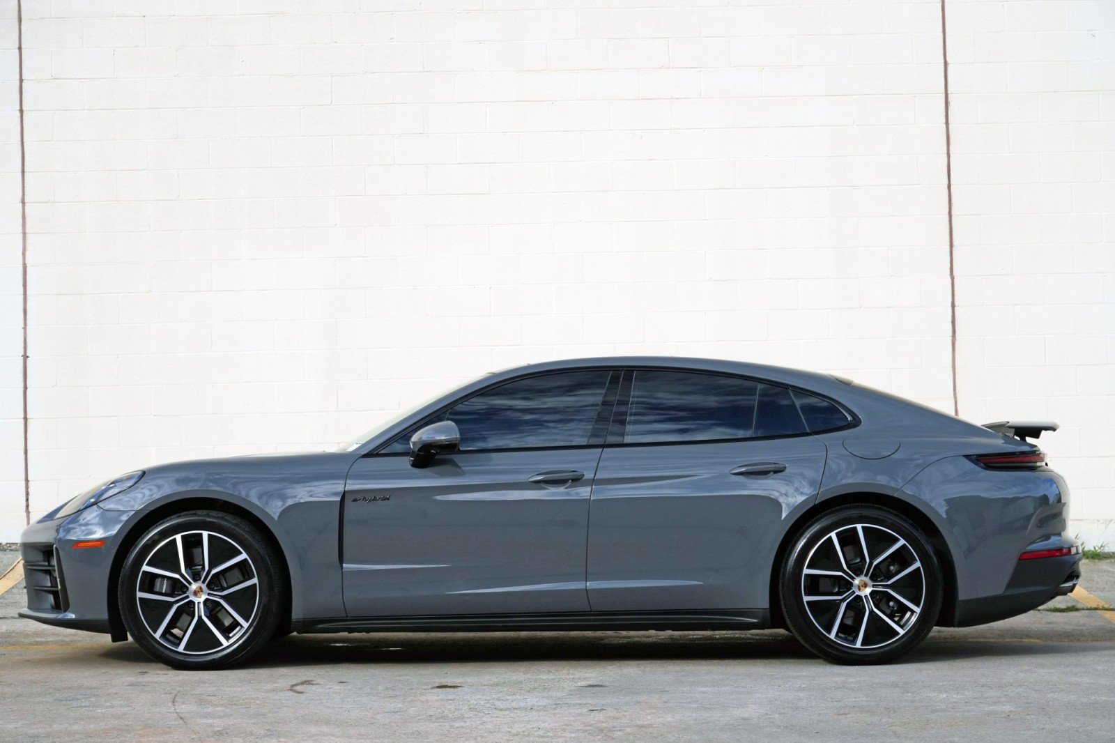 Used 2025 Porsche Panamera 4 w/ Premium Package AWD/4WD image 9