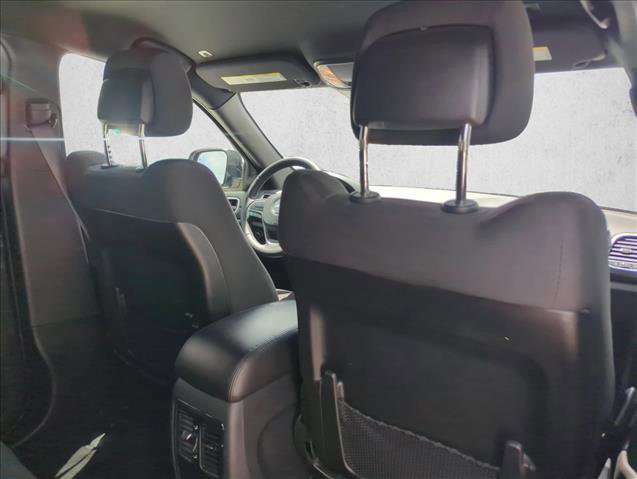 Used 2019 Jeep Grand Cherokee Laredo RWD image 23
