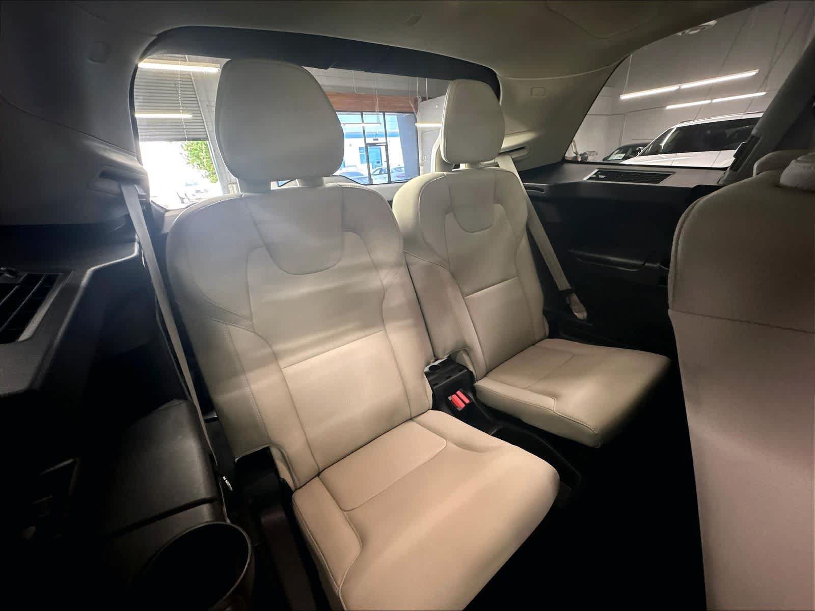 Used 2024 Volvo XC90 B6 Plus AWD/4WD image 29
