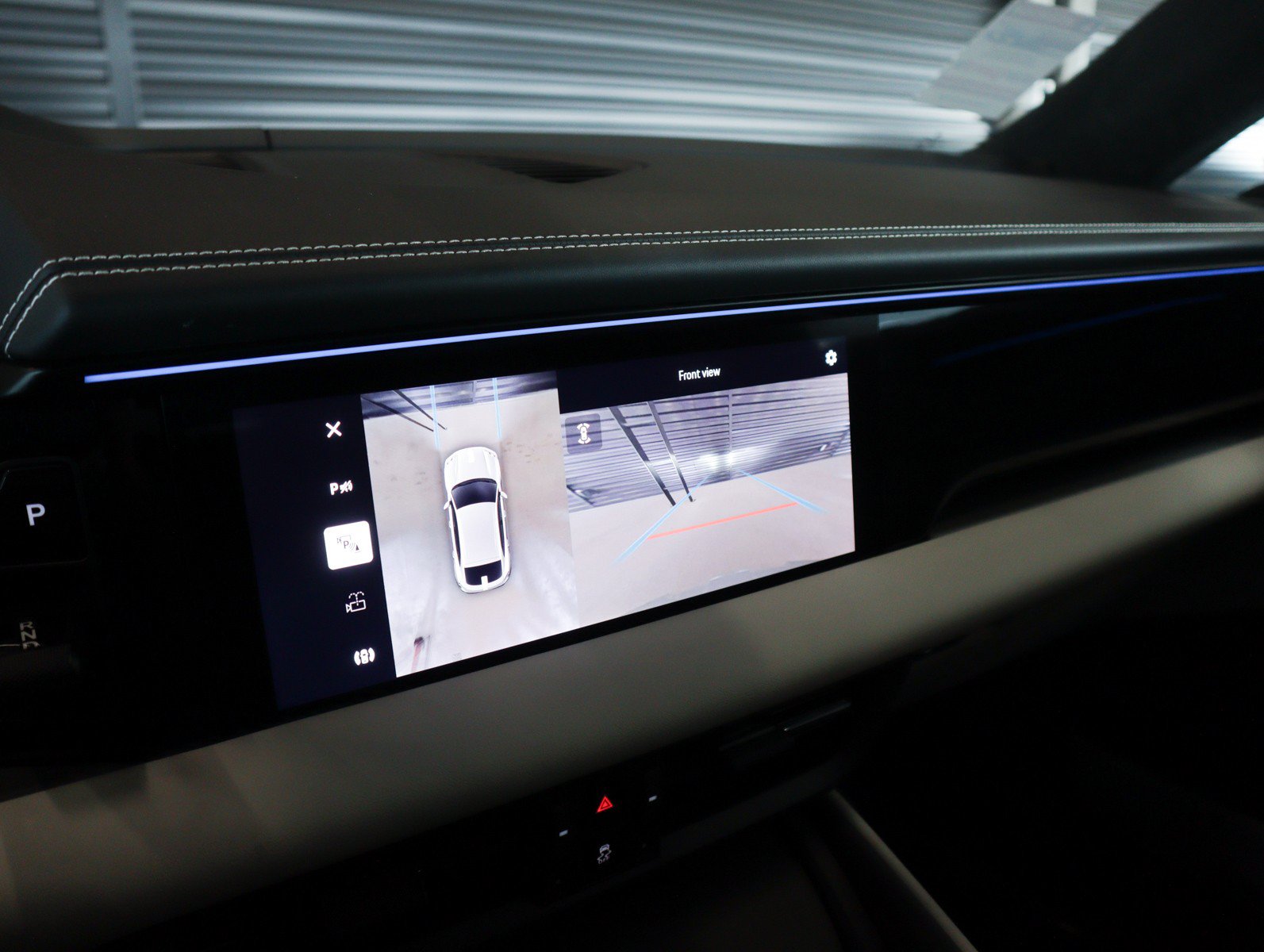 Used 2025 Porsche Macan Electric RWD image 21