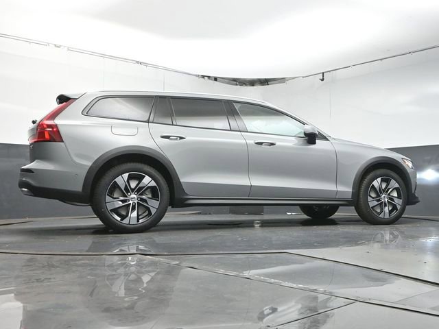 New 2026 Volvo V60 B5 Cross Country Plus w/ Protection Package Premier AWD/4WD image 39