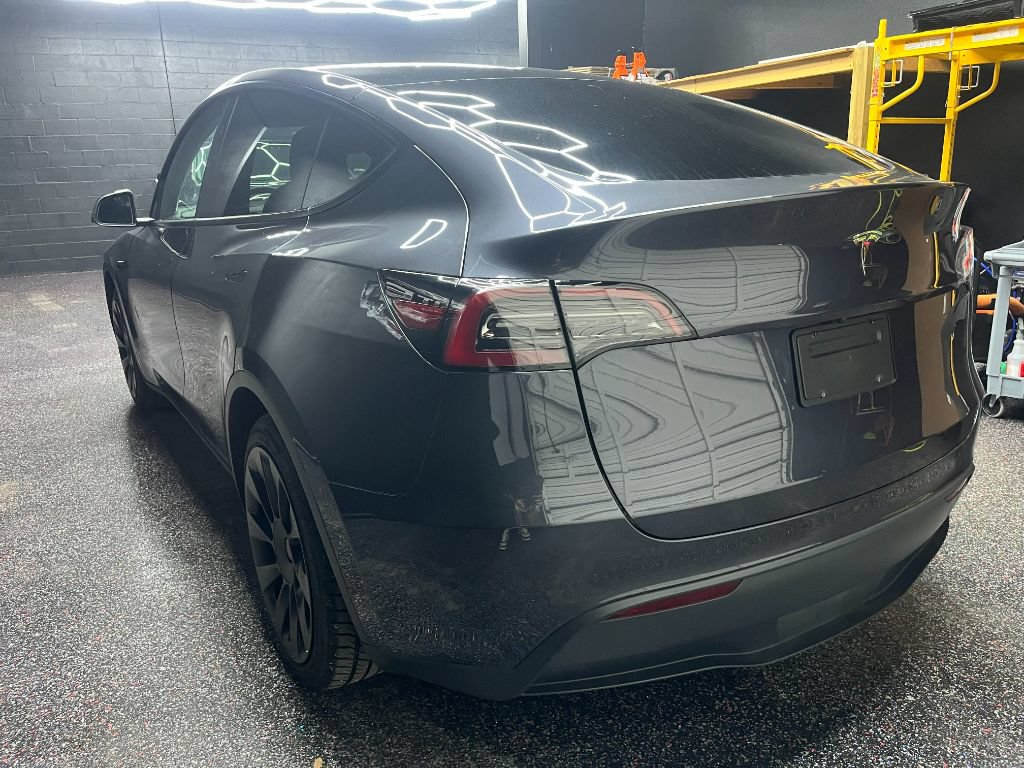 Used 2024 Tesla Model Y Long Range RWD image 3
