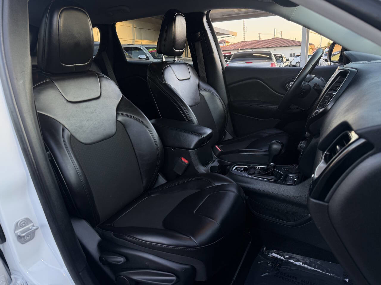 Used 2019 Jeep Cherokee Latitude Plus image 14
