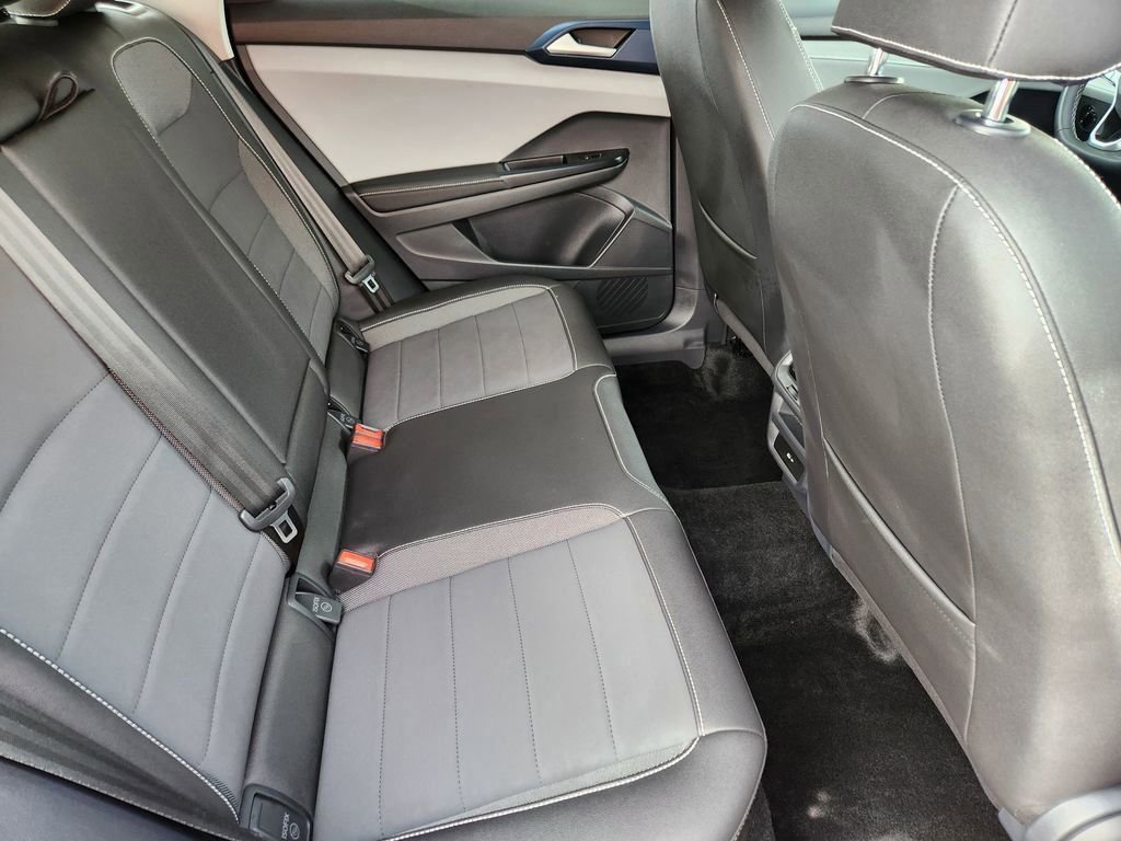 Used 2024 Volkswagen Taos SE image 20