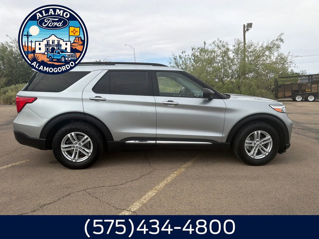 Used 2023 Ford Explorer XLT w/ Equipment Group 202A RWD image 6