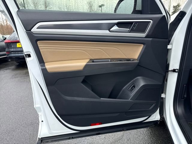 Used 2022 Volkswagen Atlas Cross Sport SEL R-Line image 19