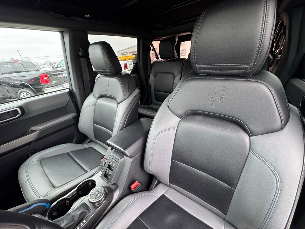 Used 2023 Ford Bronco Black Diamond w/ Sasquatch Package image 18