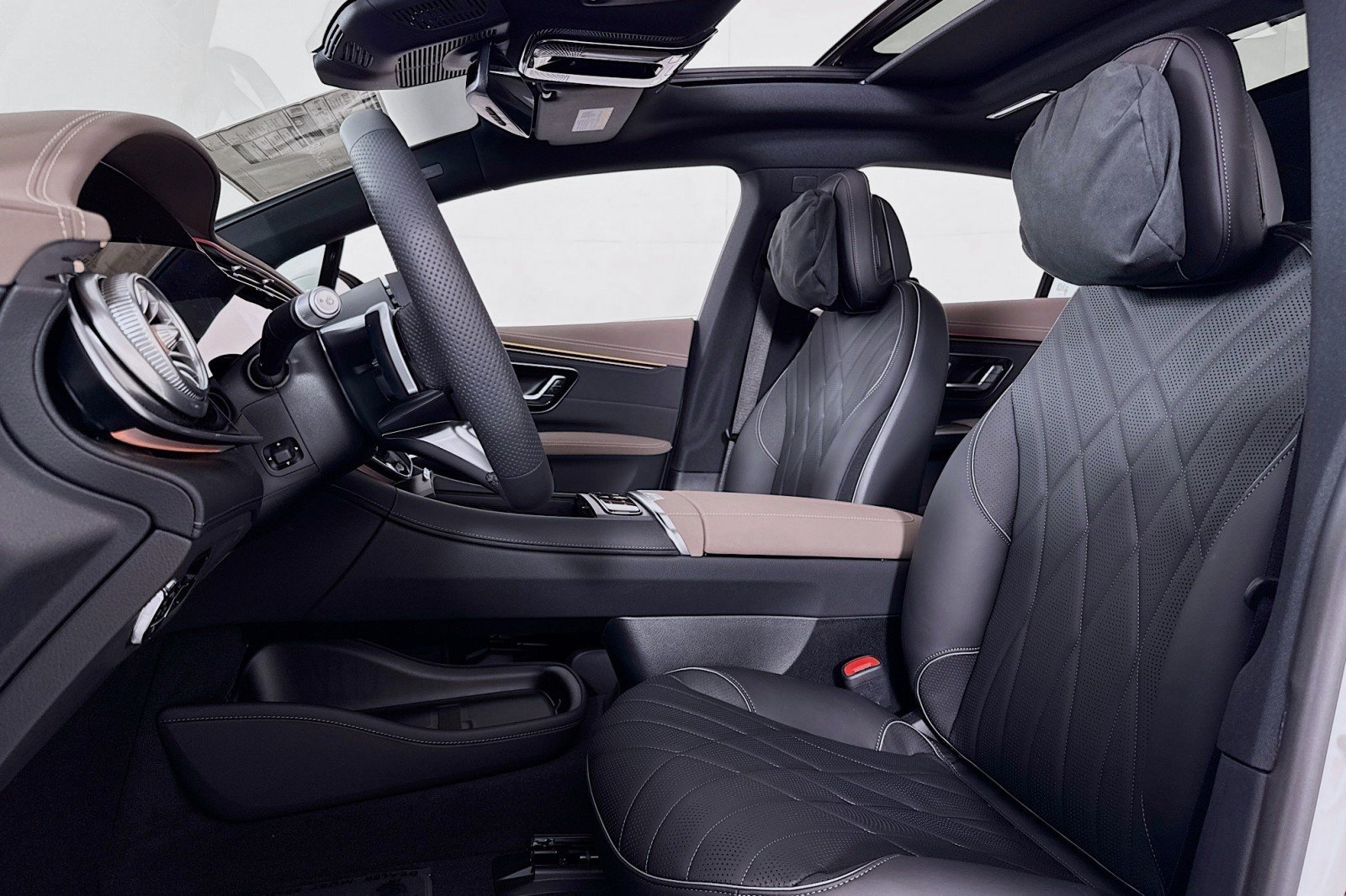 New 2026 Mercedes-Benz EQS 580 4MATIC Sedan image 15