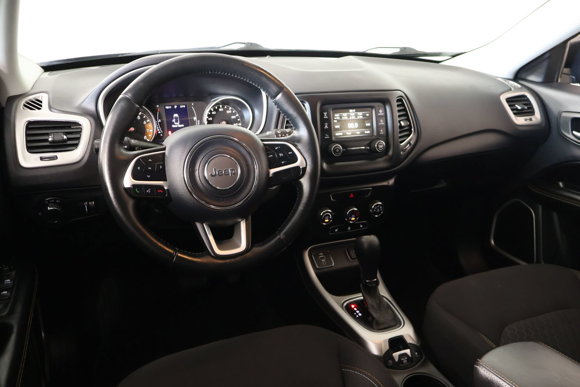 Used 2018 Jeep Compass Sport w/ Cold Weather Group FWD image 2