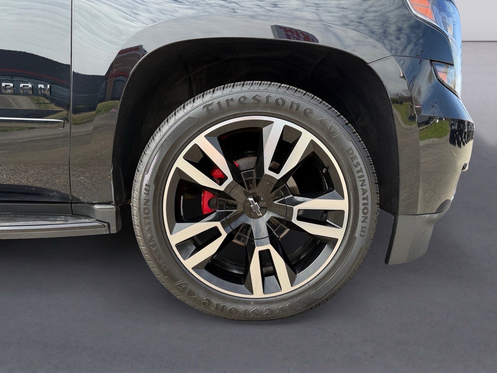 Used 2019 Chevrolet Suburban Premier image 9