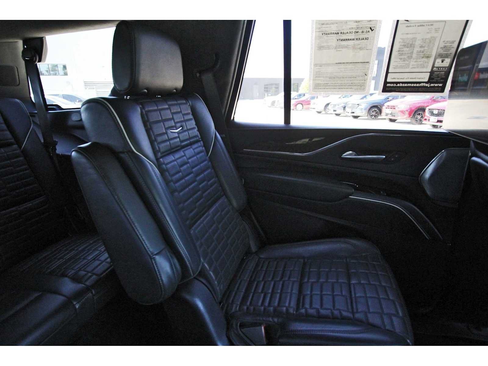 Used 2024 Cadillac Escalade Sport Platinum w/ LPO, ONYX Package AWD/4WD image 10