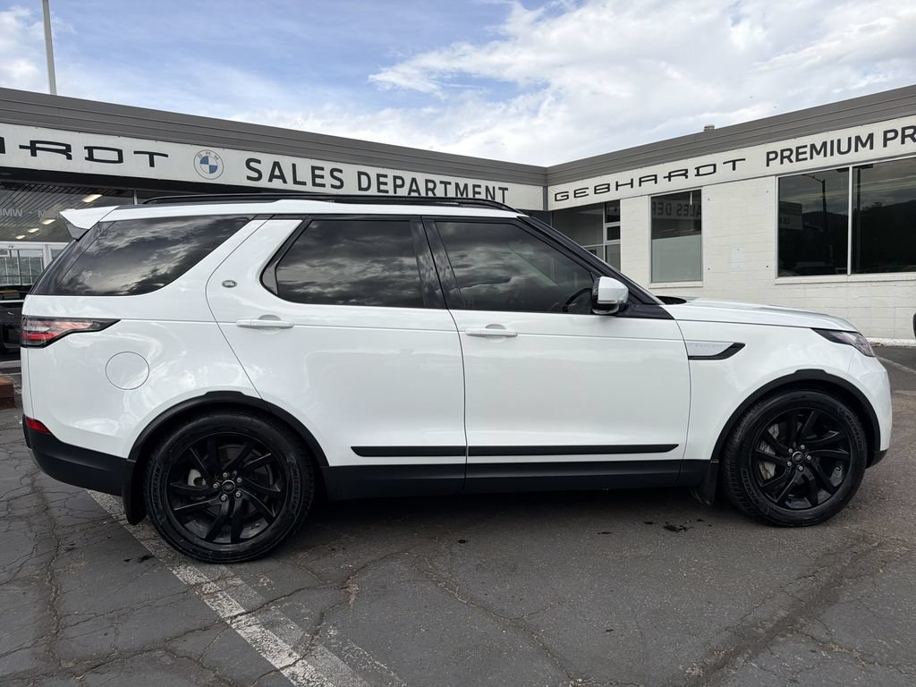 Used 2018 Land Rover Discovery HSE AWD/4WD image 9