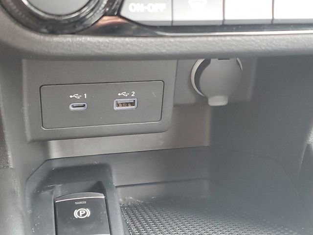 Certified 2024 Nissan Kicks SR w/ SR Premium Package image 32