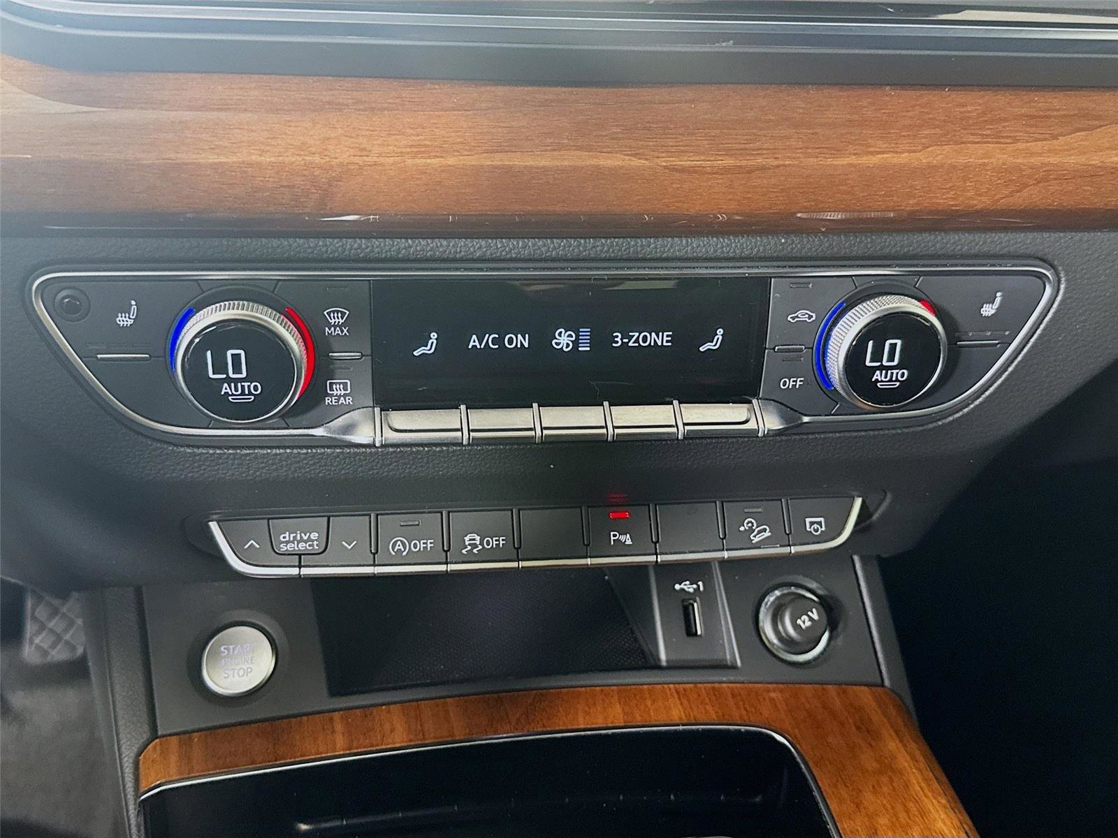 Used 2021 Audi Q5 Premium w/ Convenience Package image 13