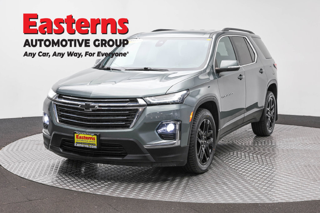 Used 2023 Chevrolet Traverse LT