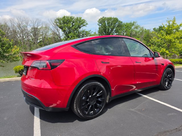 Used 2022 Tesla Model Y Long Range AWD/4WD image 9