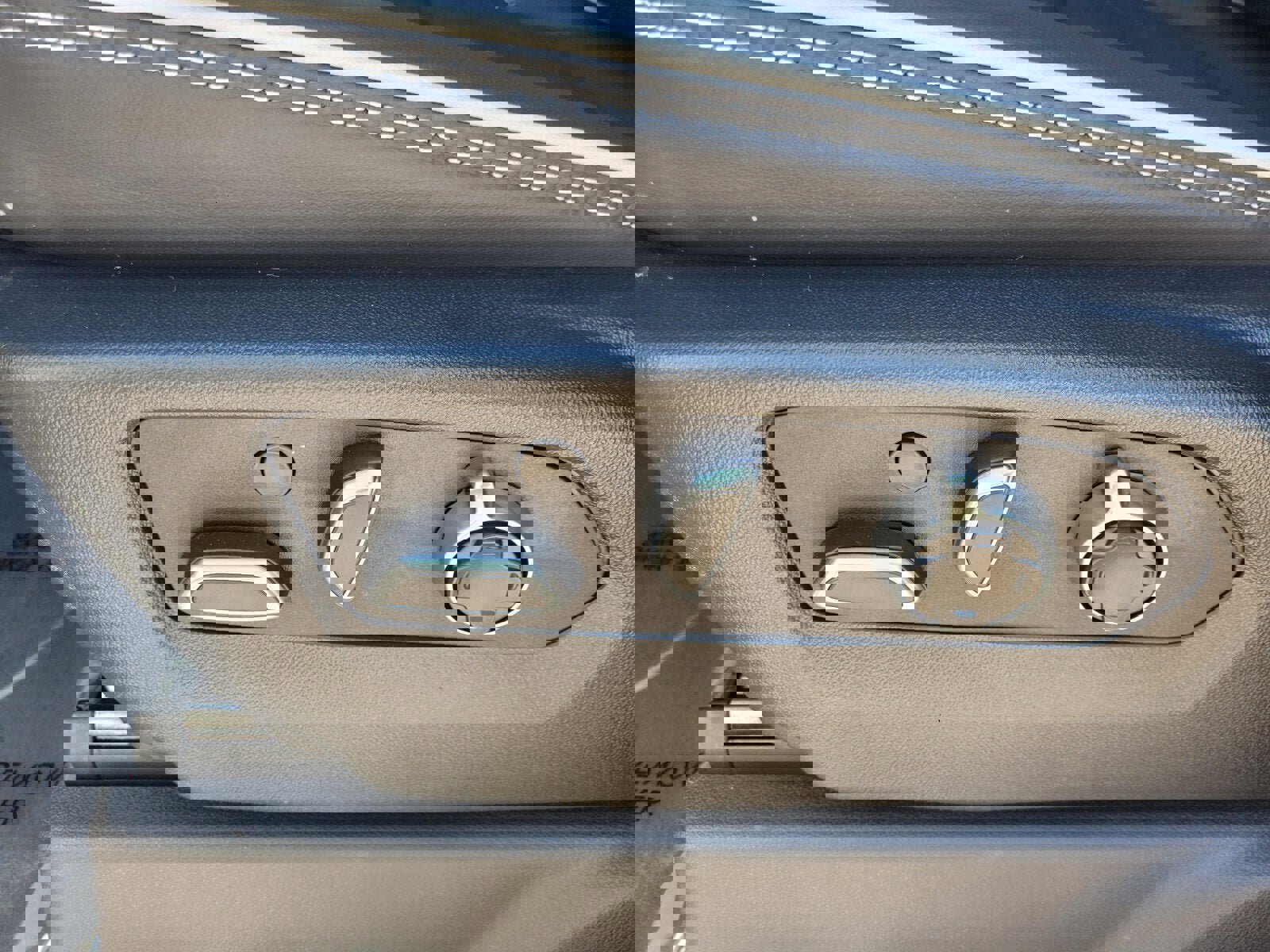 New 2026 GMC Sierra 2500 Denali Ultimate w/ Max Trailering Package image 13