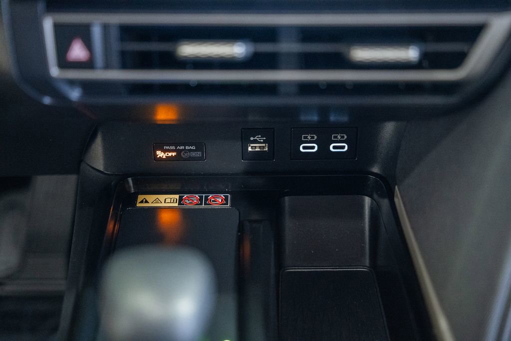 Used 2025 Toyota Camry LE FWD image 21