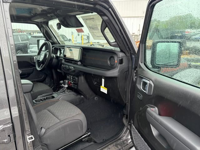 New 2026 Jeep Gladiator Mojave w/ Safety Group AWD/4WD image 25