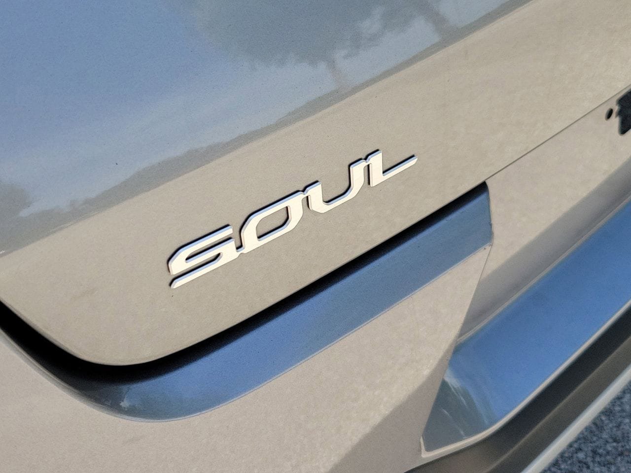 Used 2025 Kia Soul LX w/ LX Technology Package FWD image 6