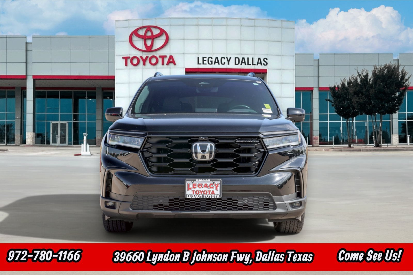 Used 2025 Honda Pilot Black Edition image 6