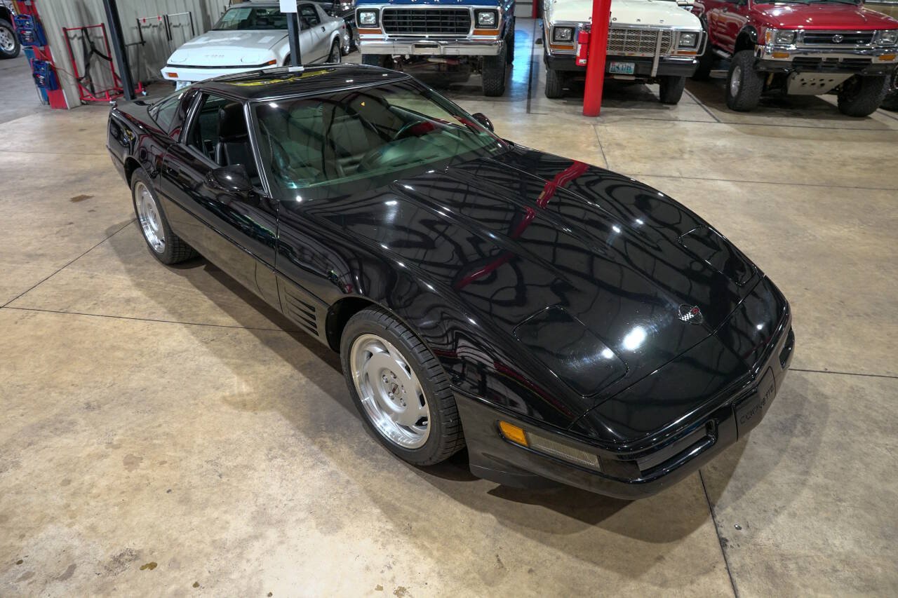 Used 1991 Chevrolet Corvette Coupe RWD image 14