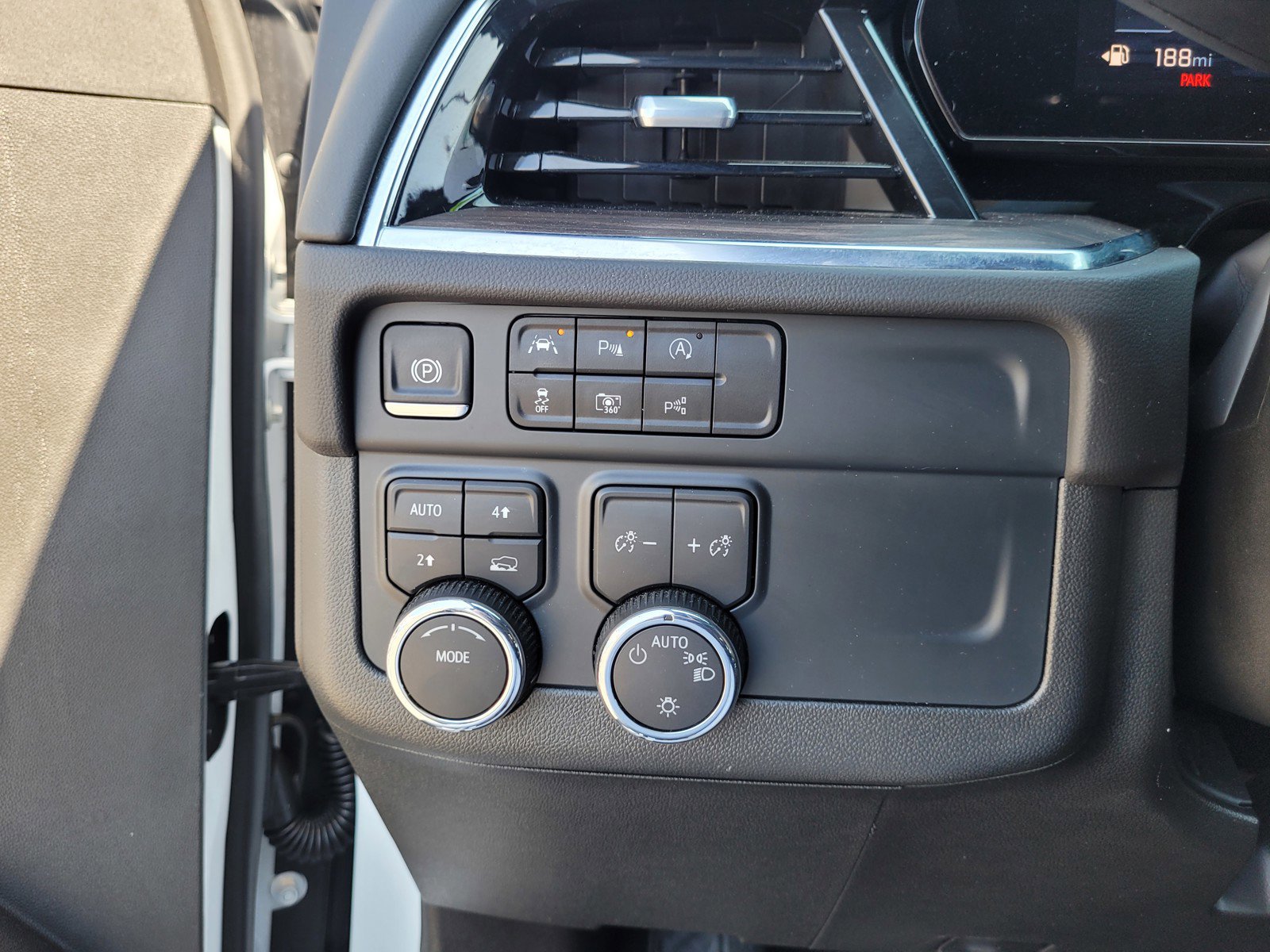 Used 2025 Chevrolet Tahoe LT image 24