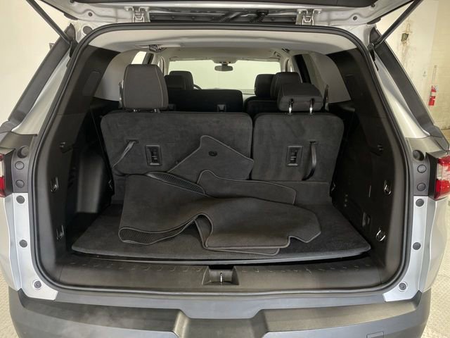 Used 2021 Chevrolet Traverse LS image 25