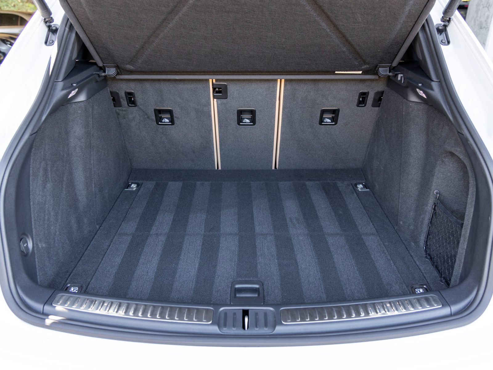 Certified 2026 Porsche Macan AWD/4WD image 55