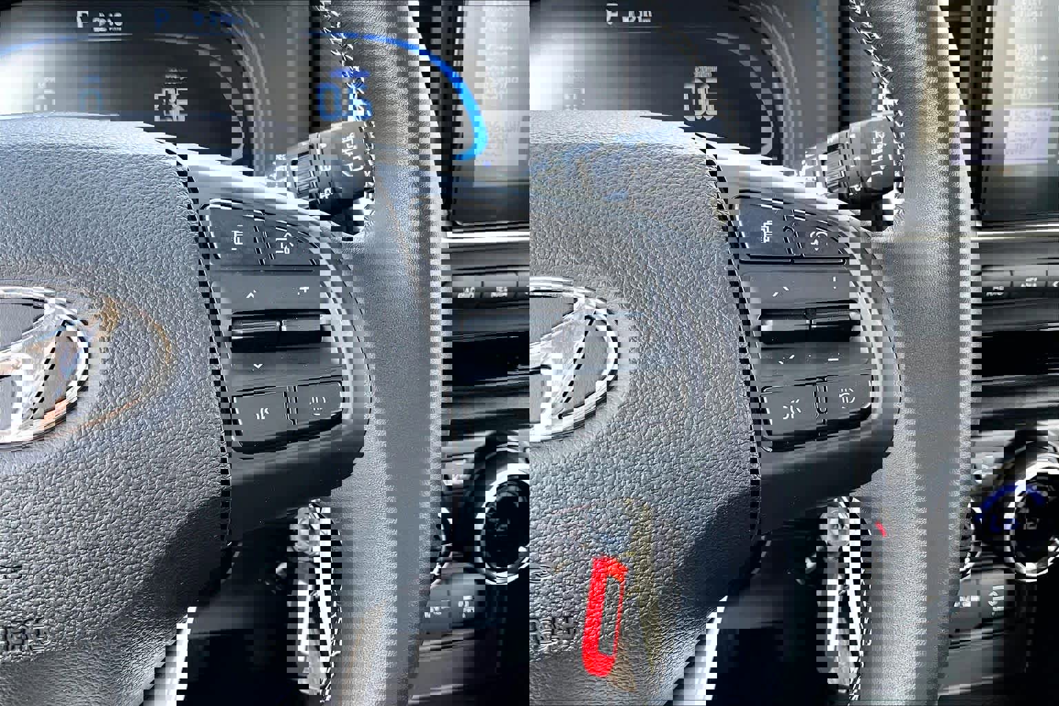 Used 2023 Hyundai Venue SEL w/ Cargo Package image 24