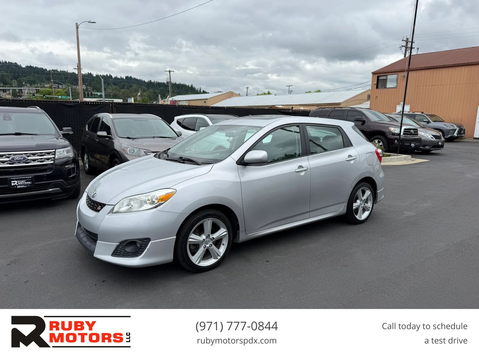 Used 2009 Toyota Matrix S FWD image 1