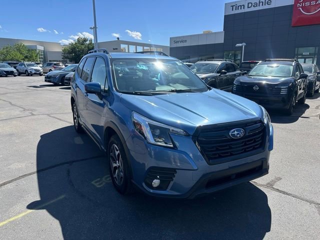 Used 2022 Subaru Forester Premium AWD/4WD image 3