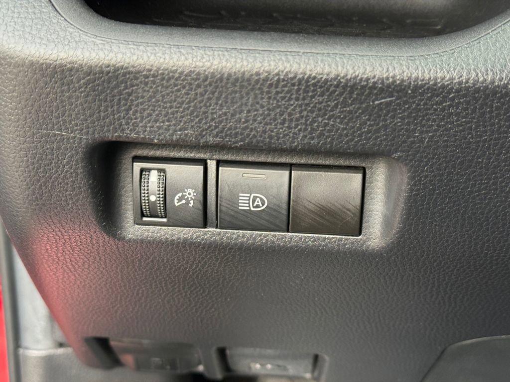 Used 2023 Toyota RAV4 LE image 21