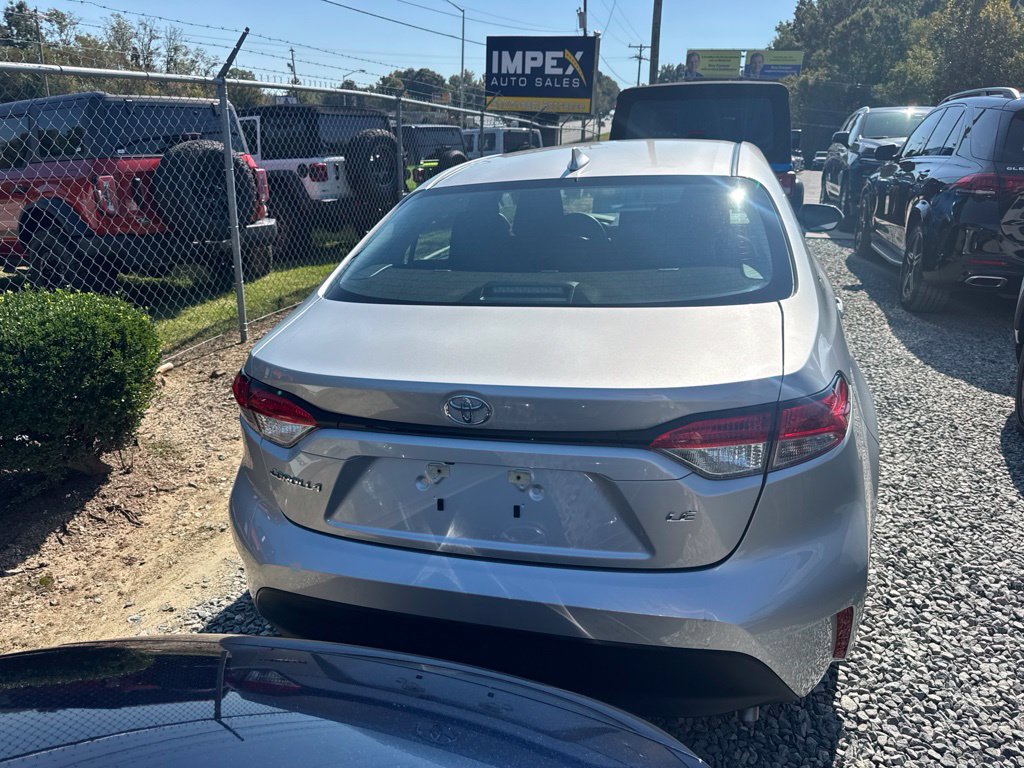 Used 2025 Toyota Corolla LE FWD image 3