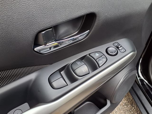 Used 2020 Nissan Kicks SV FWD image 16