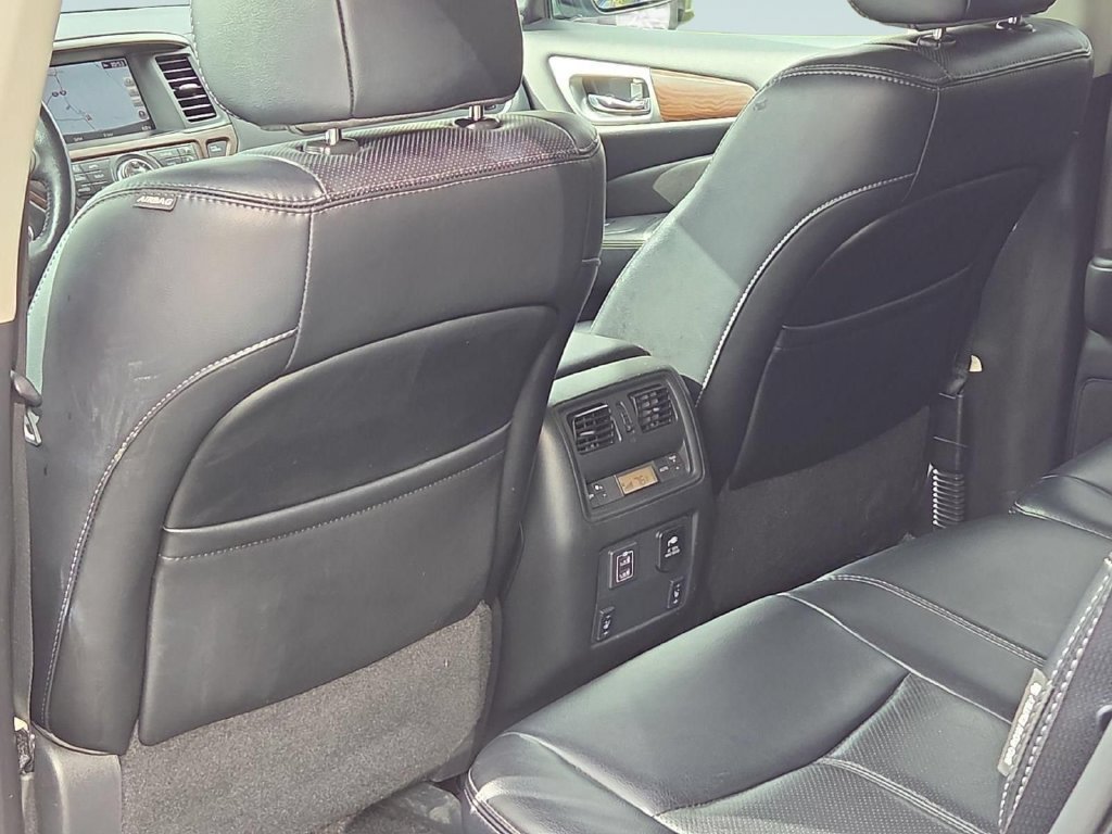 Used 2018 Nissan Pathfinder Platinum AWD/4WD image 25