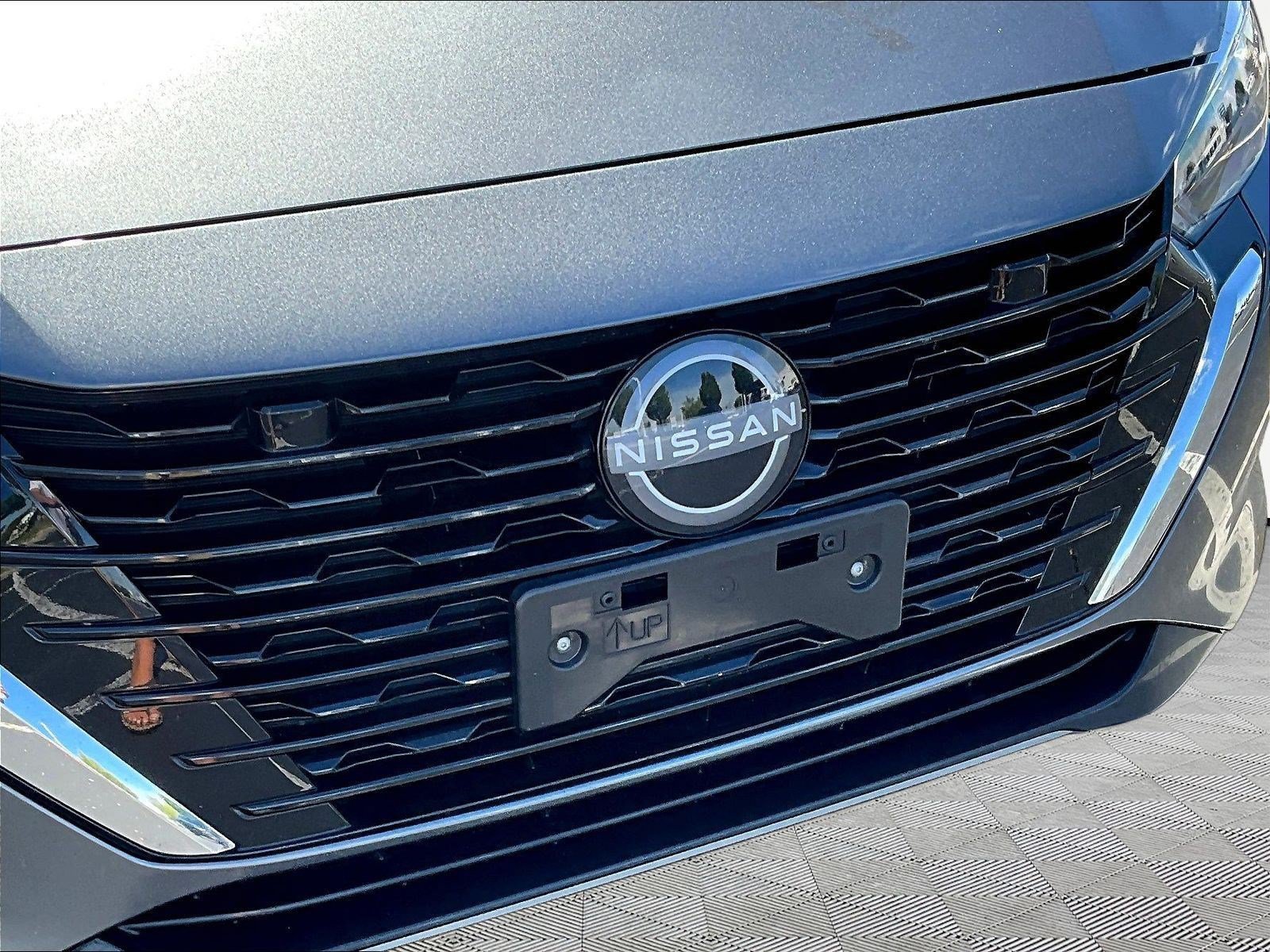 Used 2025 Nissan Sentra SV FWD image 32