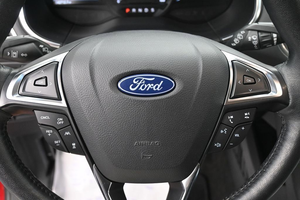 Used 2020 Ford Edge Titanium w/ Equipment Group 301A AWD/4WD image 18