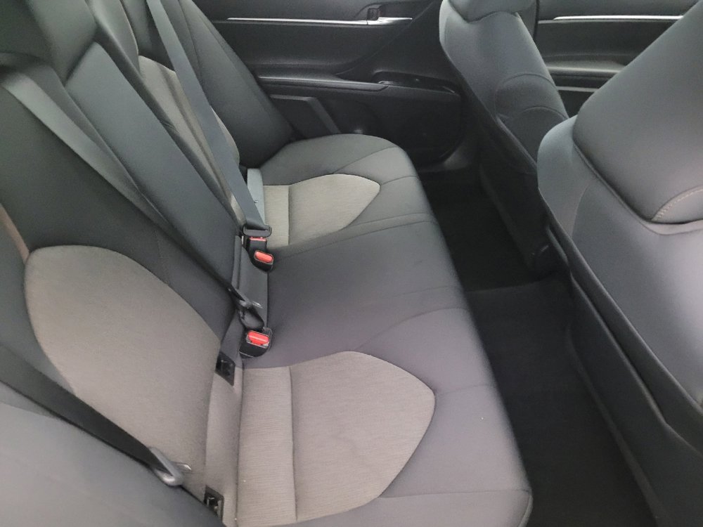 Used 2020 Toyota Camry LE image 19