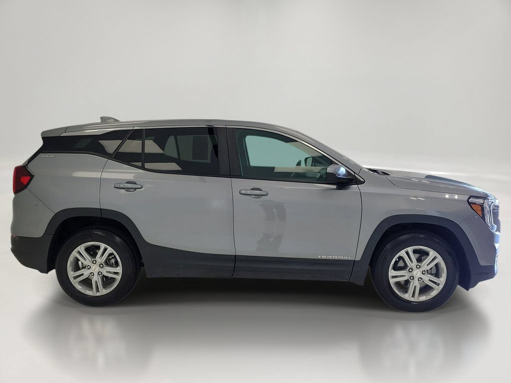 Used 2024 GMC Terrain SLE FWD image 4