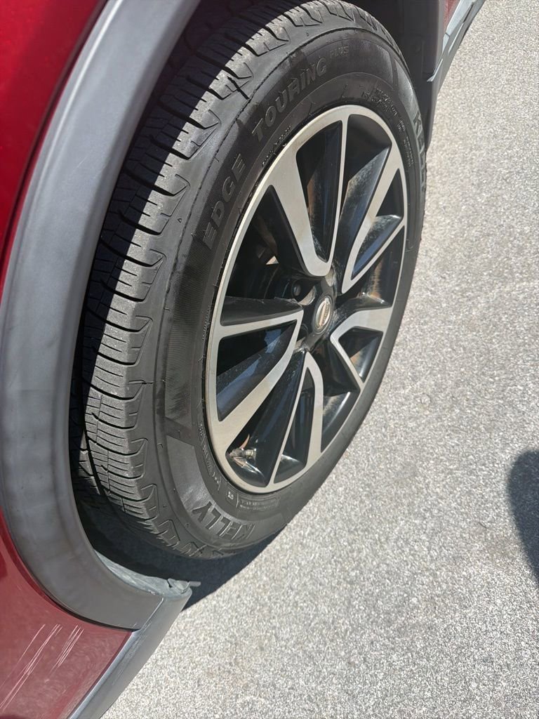 Used 2019 Nissan Rogue SL w/ Premium Package image 7