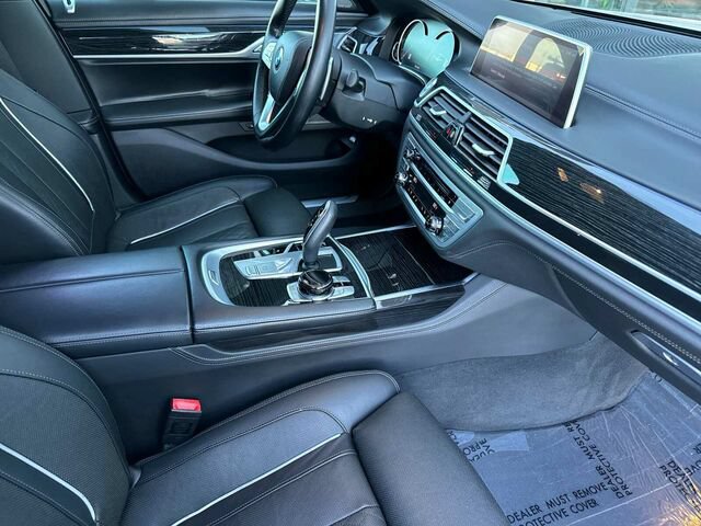 Used 2019 BMW 750i w/ Executive Package RWD image 19