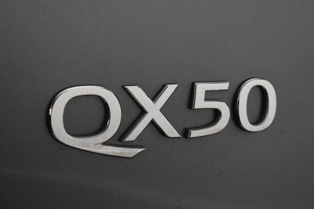 Used 2023 INFINITI QX50 Sensory w/ Accent Package AWD/4WD image 9