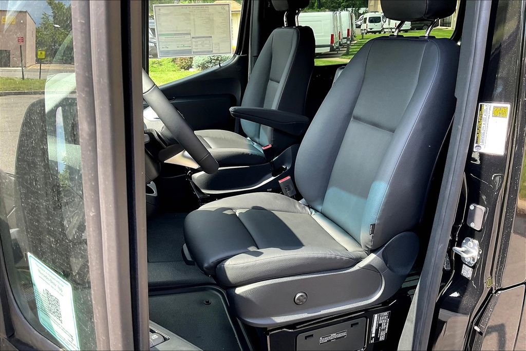 New 2025 Mercedes-Benz Sprinter 144 Cargo image 7