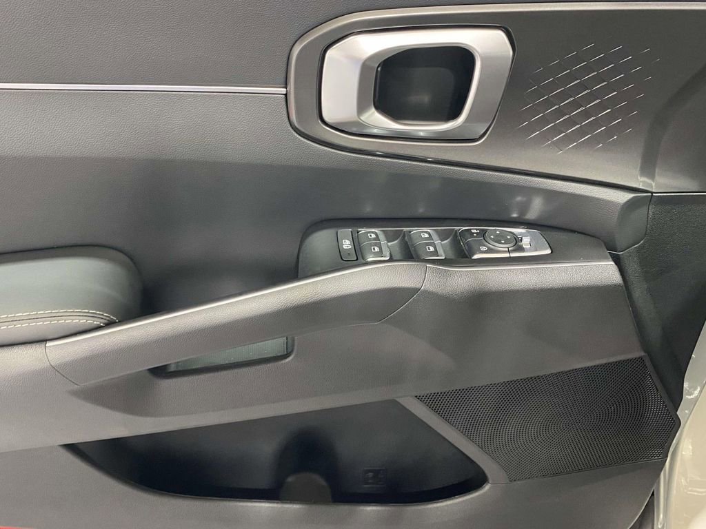 New 2026 Kia Sorento LX FWD image 17