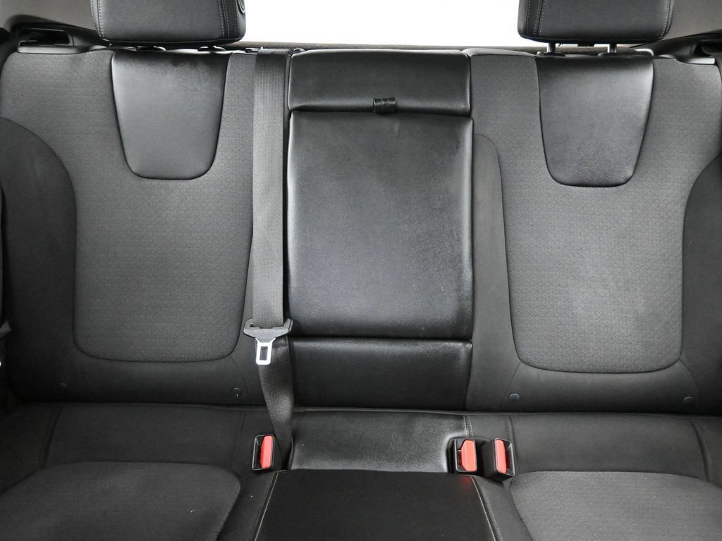 Used 2021 Buick Encore GX Select w/ Sport Touring Package FWD image 27