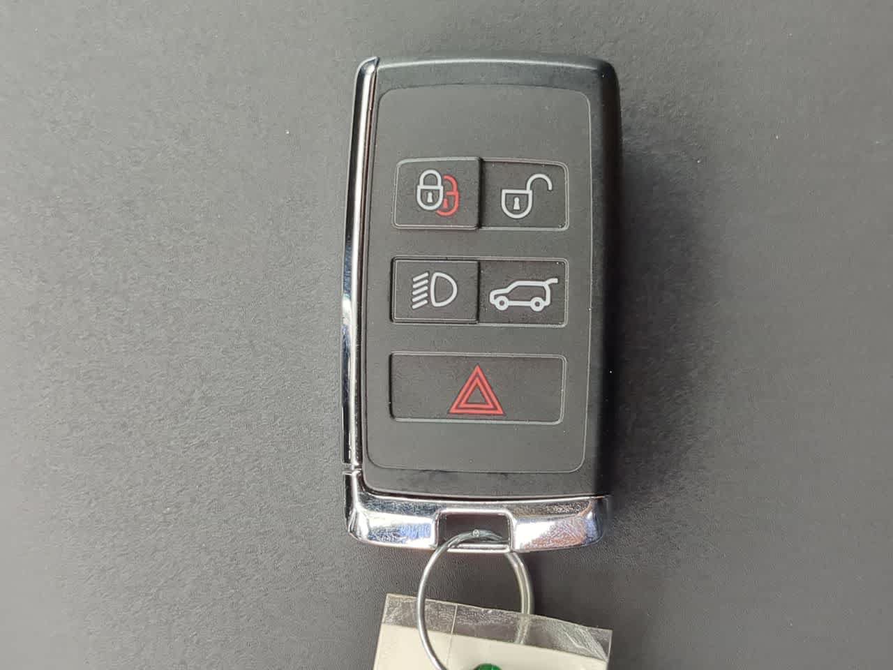 Certified 2025 Land Rover Discovery Dynamic SE AWD/4WD image 38